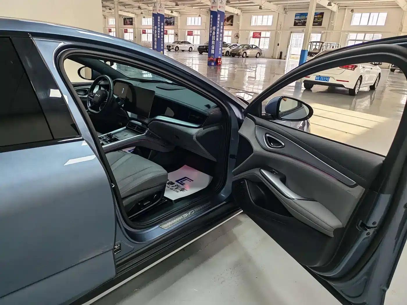 Seal 07 DM-i 2025 Model DM-i 1.5L 125km Premium — миниатюра 13