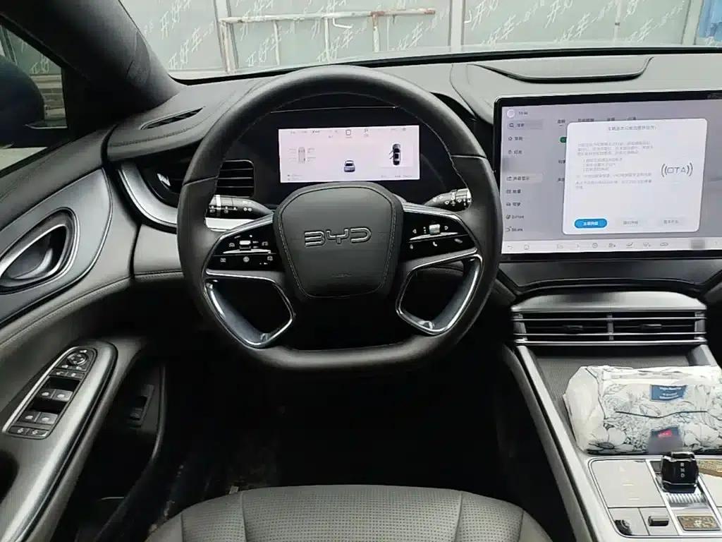 Seal 07 DM-i 2025 Model DM-i 1.5L 125km Elite — миниатюра 11