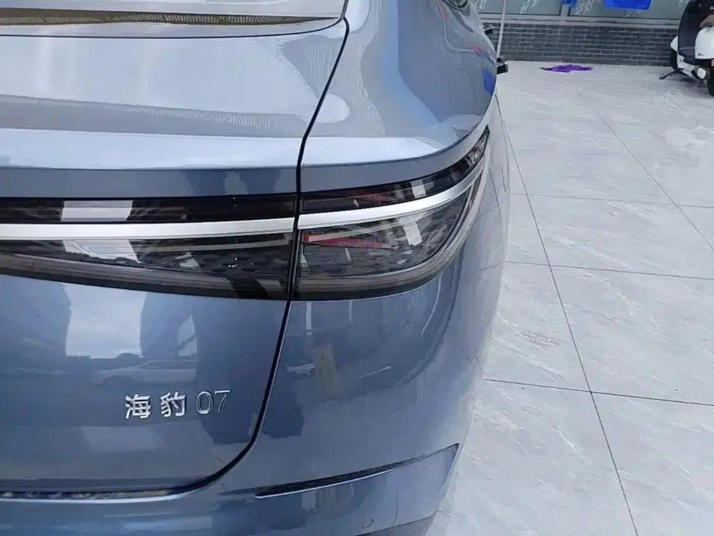 Seal 07 DM-i 2025 Model DM-i 1.5L 125km Elite — миниатюра 8