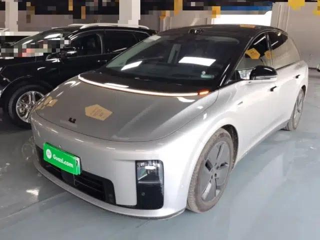Li Auto i8 2025 Model Standard Version
