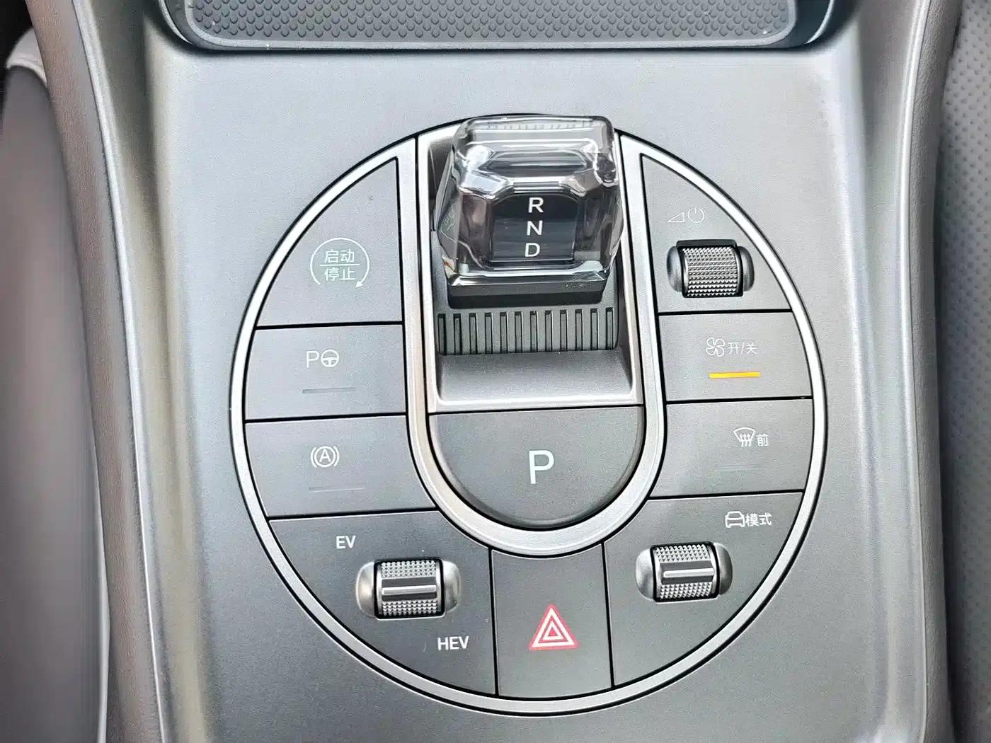 Hiace 05 DM-i 2025 DM-i Smart Driving Edition 75KM Premium — миниатюра 14