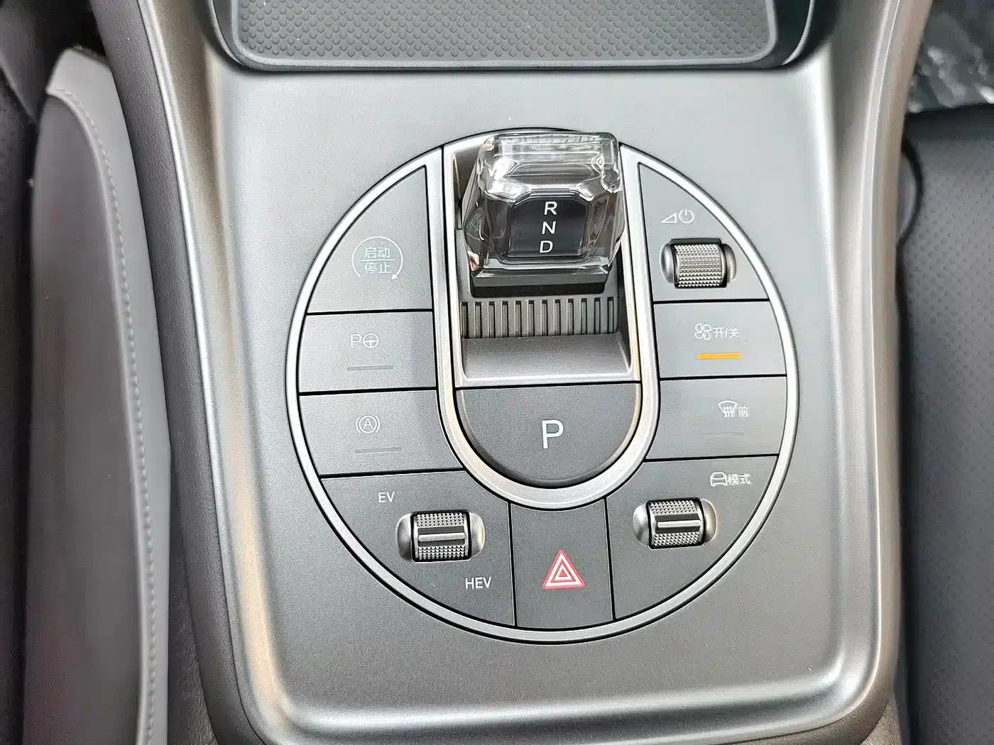 Hiace 05 DM-i 2025 DM-i Smart Driving Edition 75KM Premium — миниатюра 14