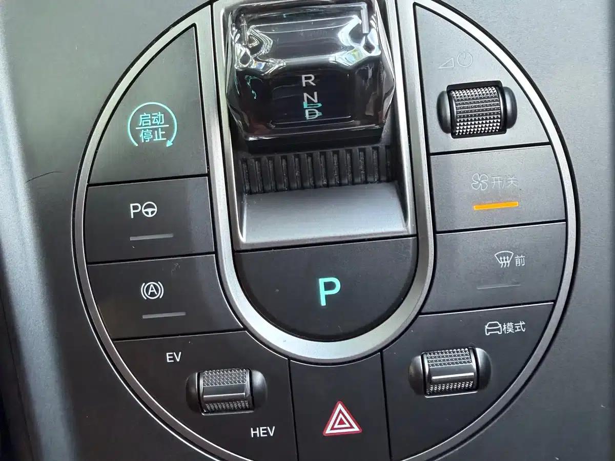 Hiace 05 DM-i 2025 DM-i Intelligent Driving Edition 75KM Luxury Model — миниатюра 10