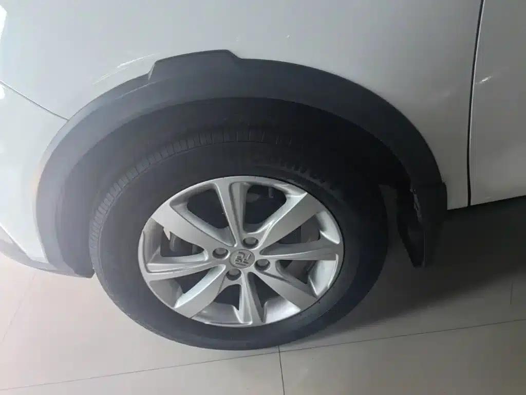 2017 Yuan 1.5L Automatic Cool and Stylish Model — миниатюра 23