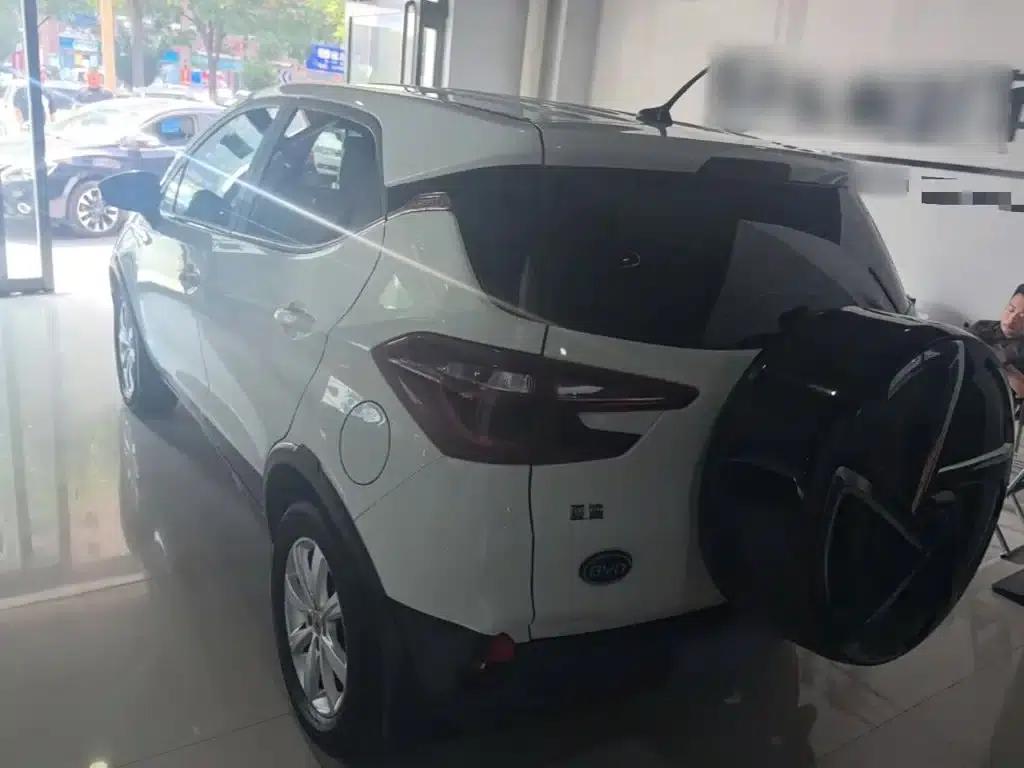 2017 Yuan 1.5L Automatic Cool and Stylish Model — миниатюра 5