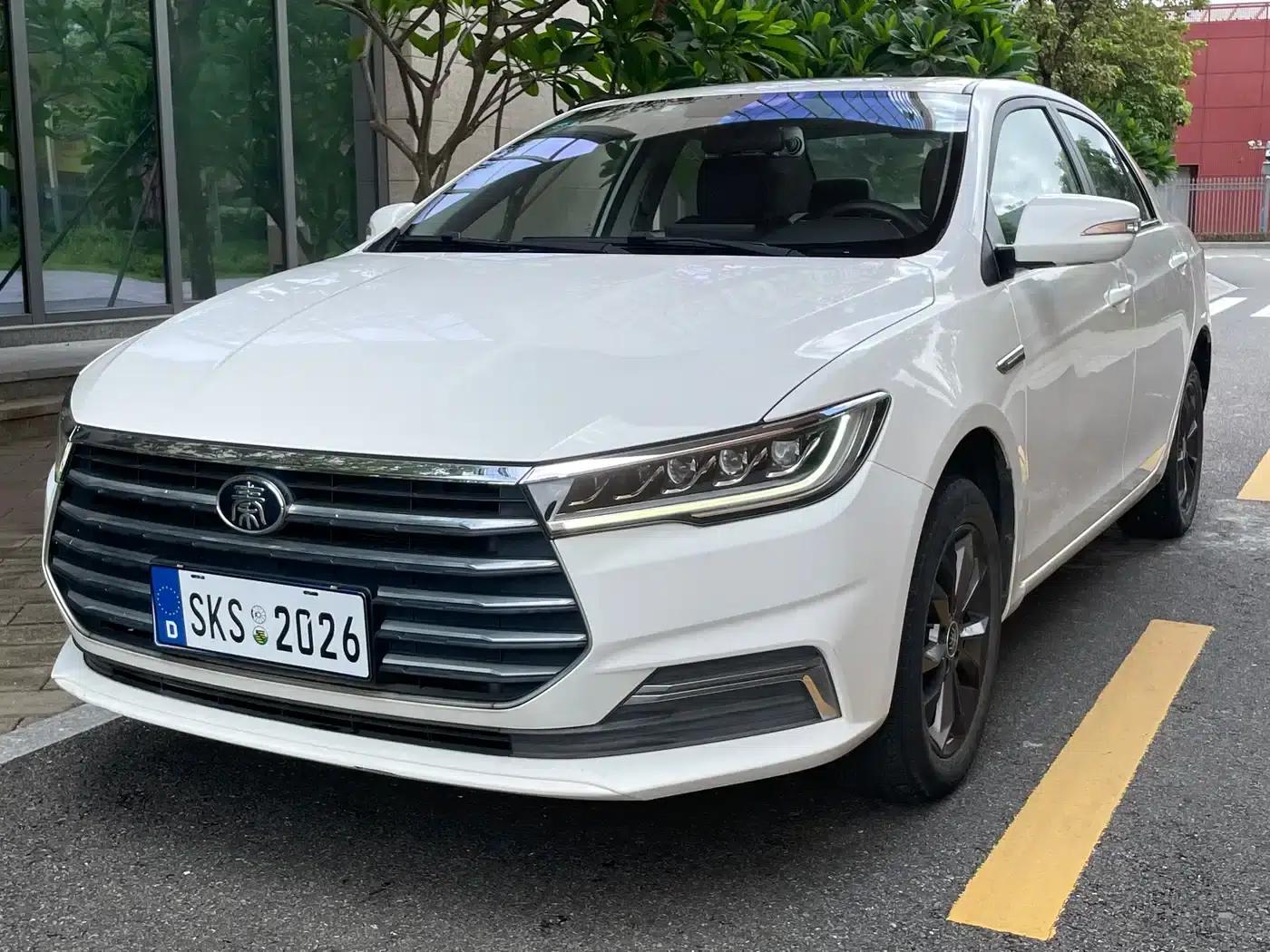 Qin 2019 1.5L Automatic Premium Edition — миниатюра 1