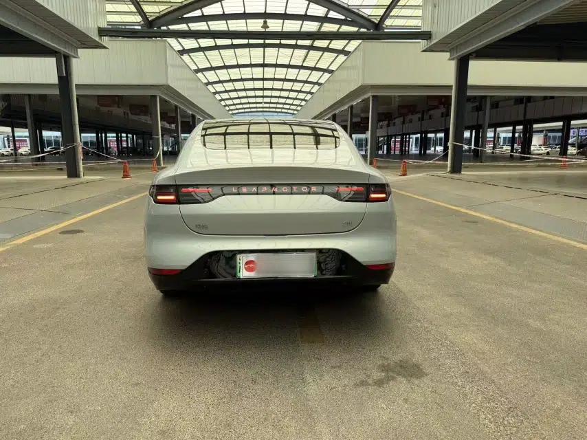 Leapmotor C01 2023 Extended-Range 316 Comfort Edition — миниатюра 14