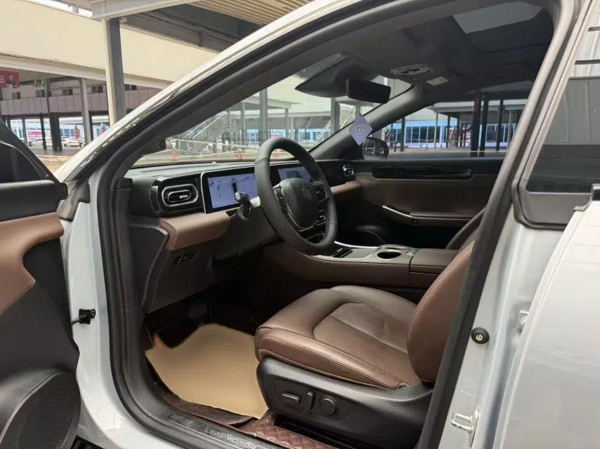 Leapmotor C01 2023 Extended-Range 316 Comfort Edition — миниатюра 29