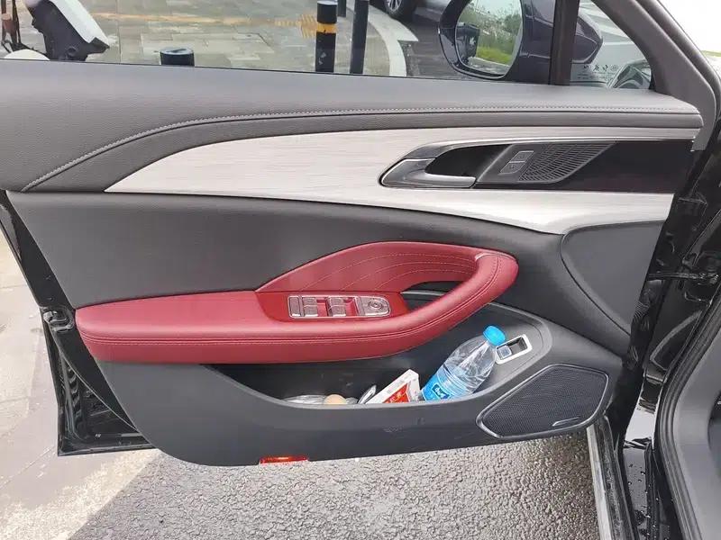 Hongqi H5 PHEV 2025 130 Super Hybrid Edition — миниатюра 16