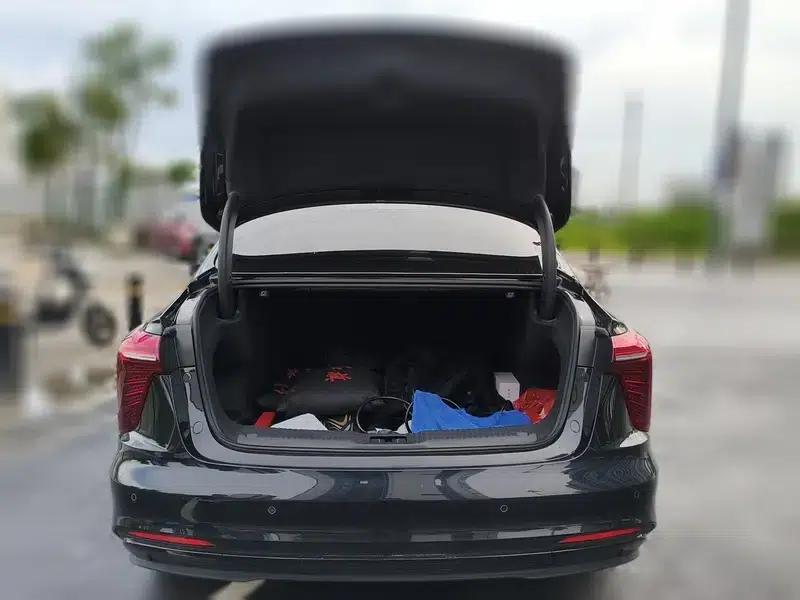 Hongqi H5 PHEV 2025 130 Super Hybrid Edition — миниатюра 21