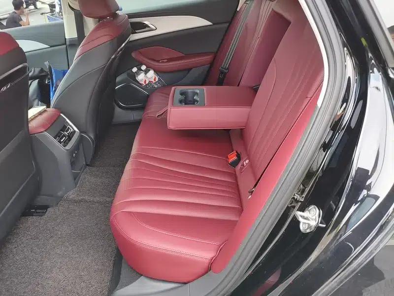 Hongqi H5 PHEV 2025 130 Super Hybrid Edition — миниатюра 9