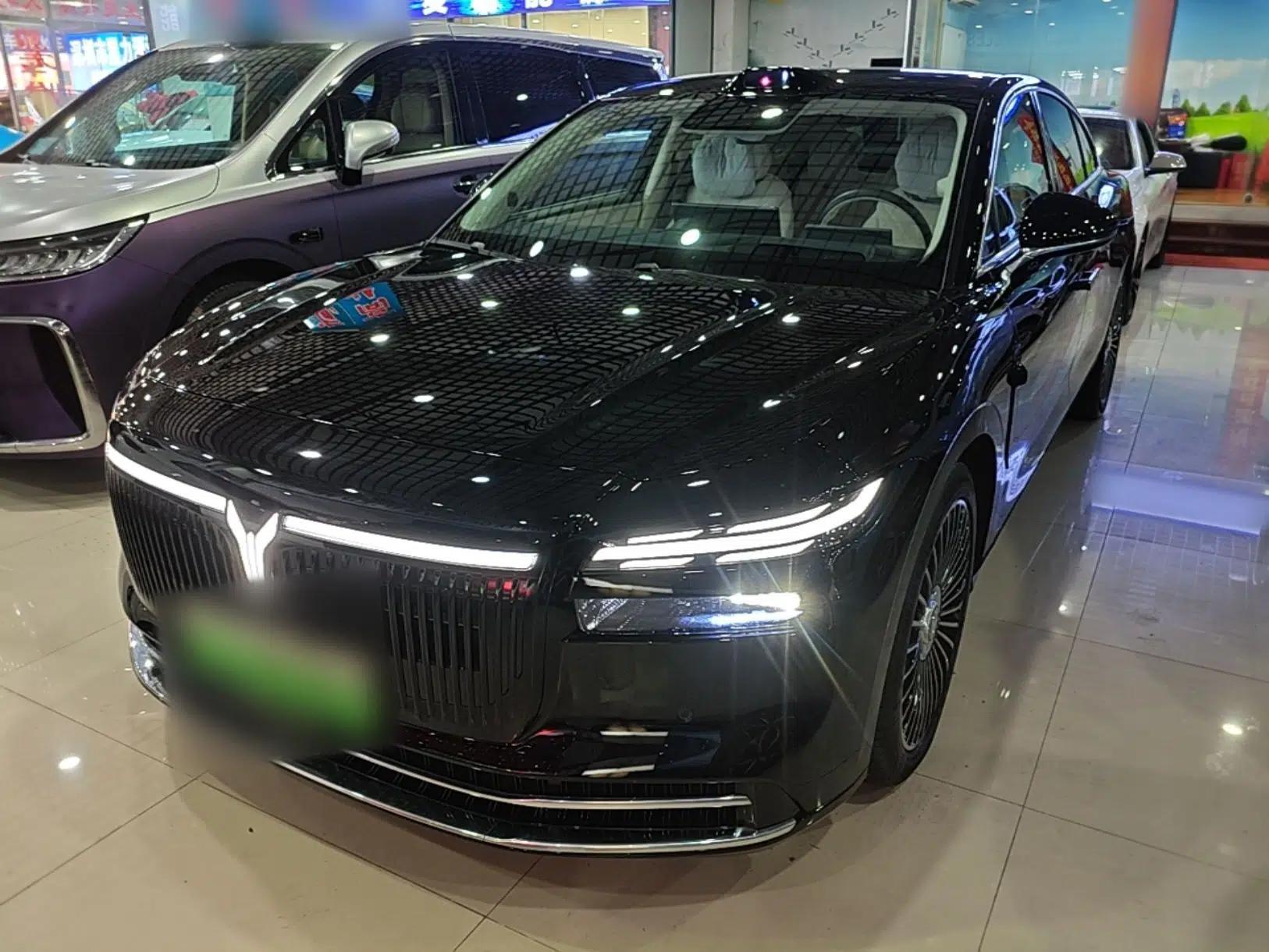VOYAH Lantu Chiguang L 2026 Four-Wheel-Drive Ultra — миниатюра 1