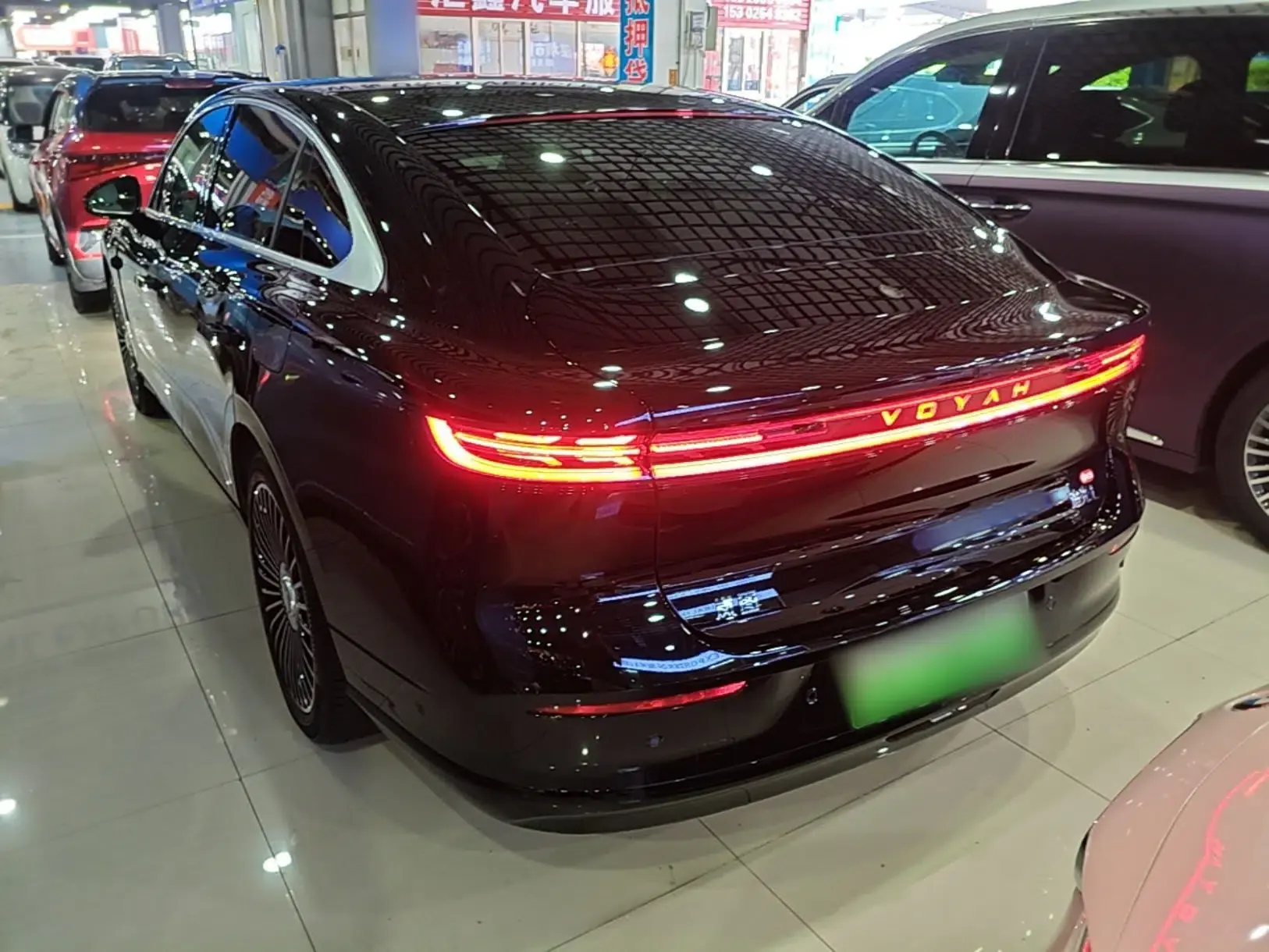 VOYAH Lantu Chiguang L 2026 Four-Wheel-Drive Ultra — миниатюра 4