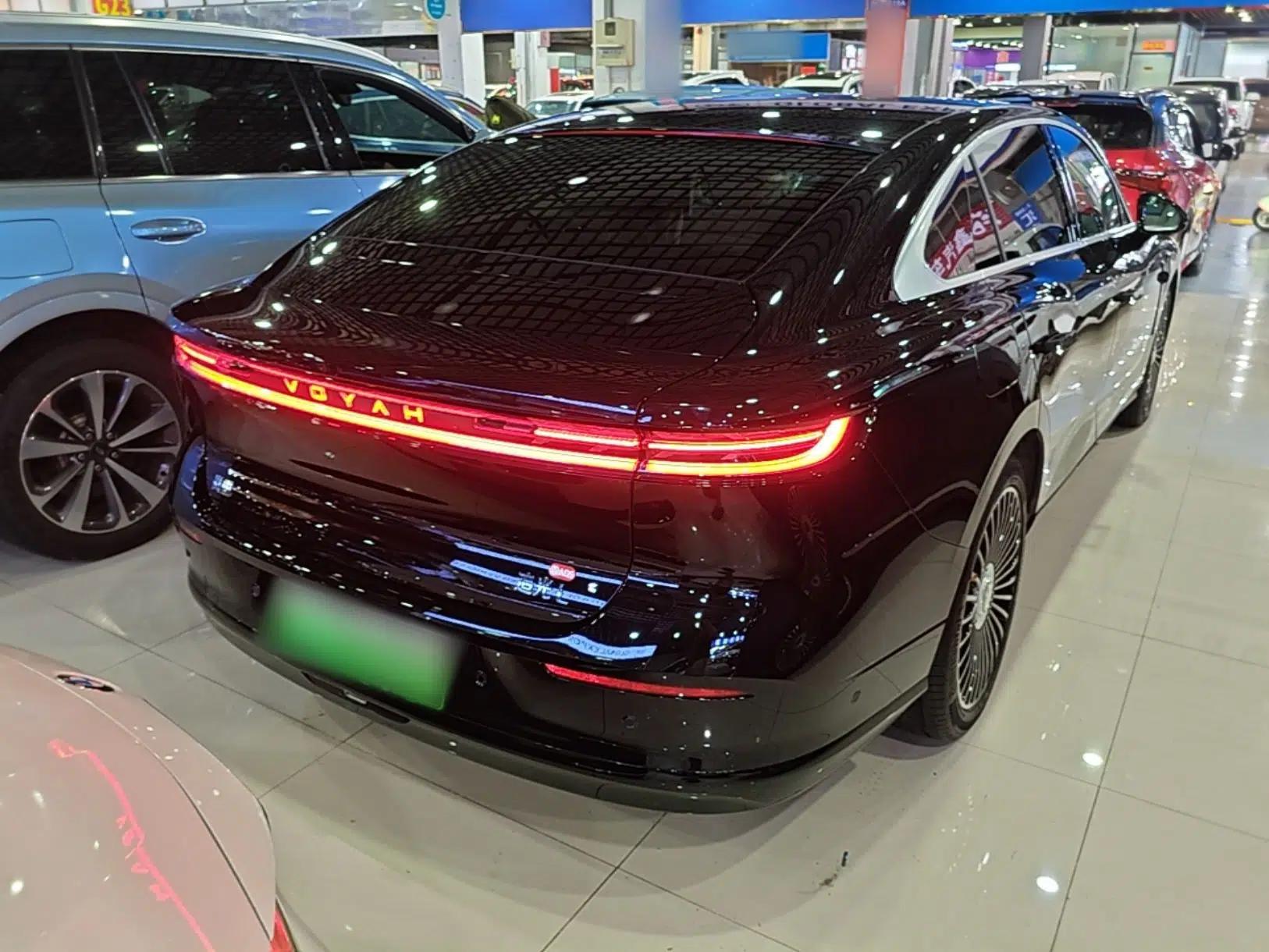 VOYAH Lantu Chiguang L 2026 Four-Wheel-Drive Ultra — миниатюра 6