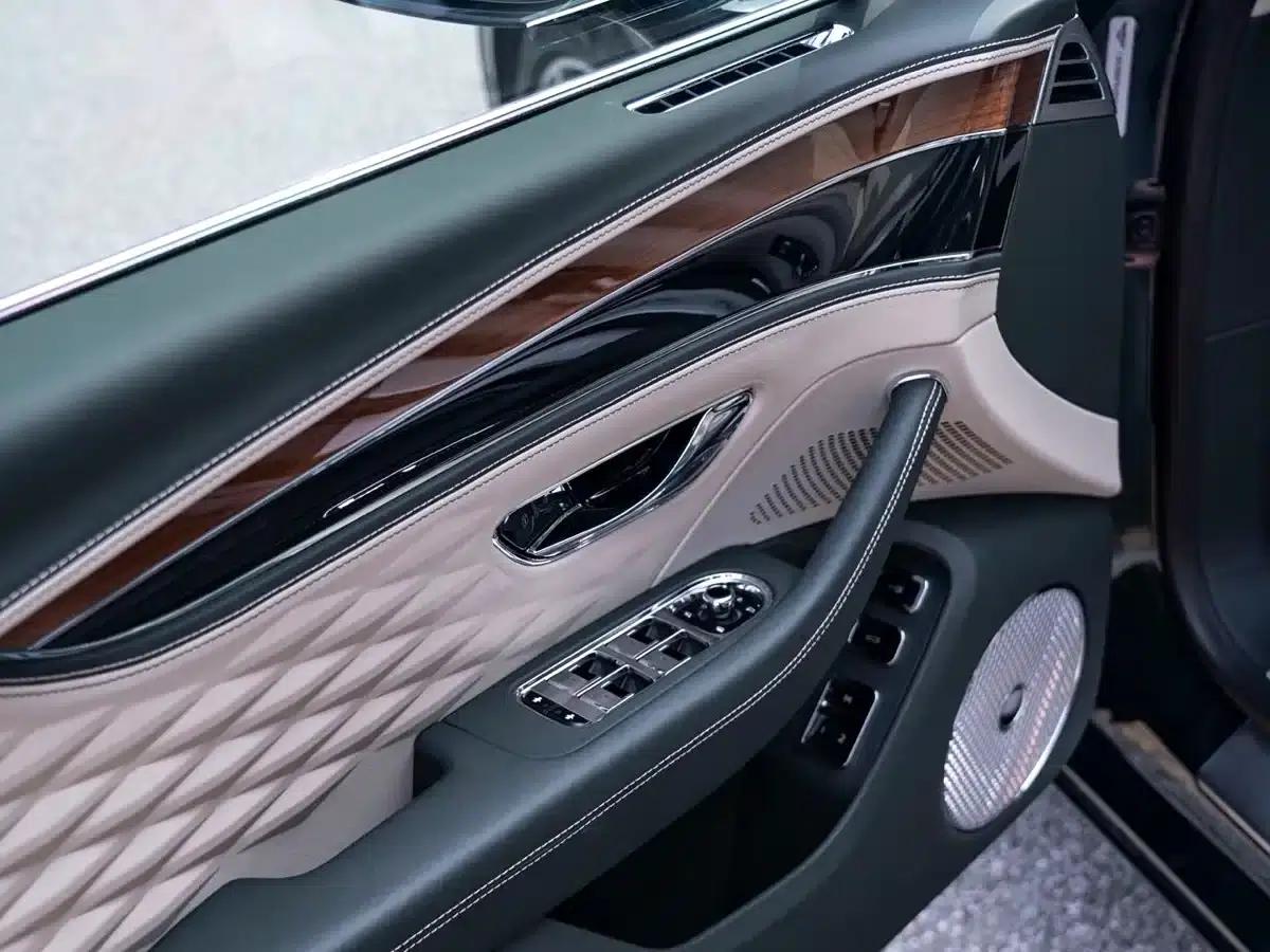 2024 Flying Spur Plug-in Hybrid 2.9T V6 Hybrid — миниатюра 9