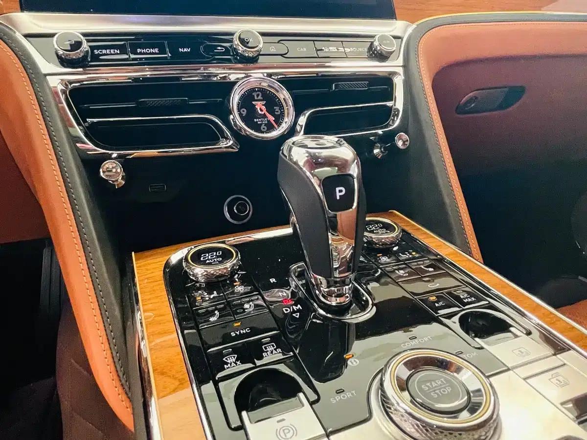 2022 Flying Spur Plug-in Hybrid 2.9T V6 — миниатюра 12