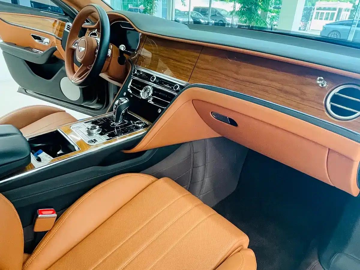 2022 Flying Spur Plug-in Hybrid 2.9T V6 — миниатюра 13