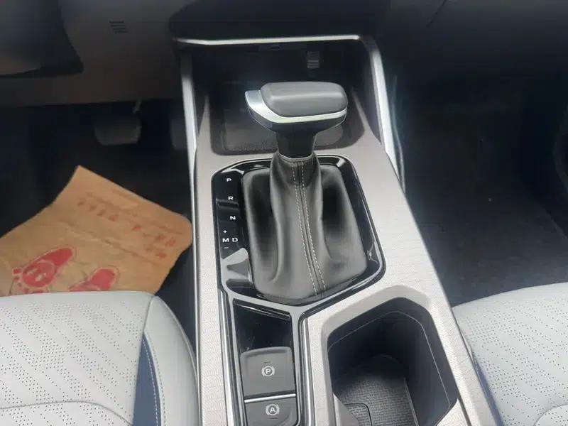 Geely Emgrand 2022 4th Generation 1.5L CVT Luxury Edition — миниатюра 13