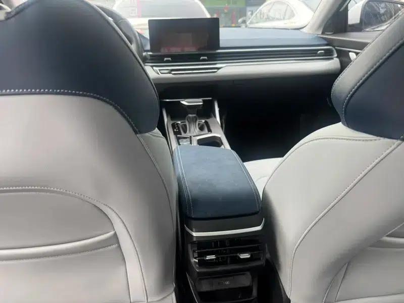 Geely Emgrand 2022 4th Generation 1.5L CVT Luxury Edition — миниатюра 9