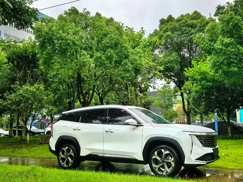 Geely Boyue L 2023 1.5TD DCT Luxury Edition — миниатюра 3