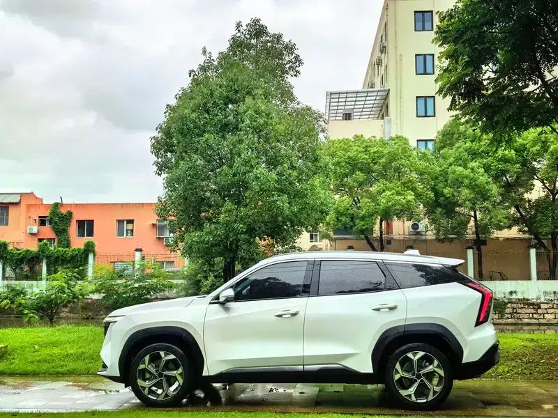 Geely Boyue L 2023 1.5TD DCT Luxury Edition — миниатюра 4