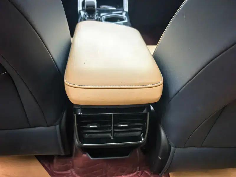Geely Boyue L 2023 1.5TD DCT Luxury Edition — миниатюра 10
