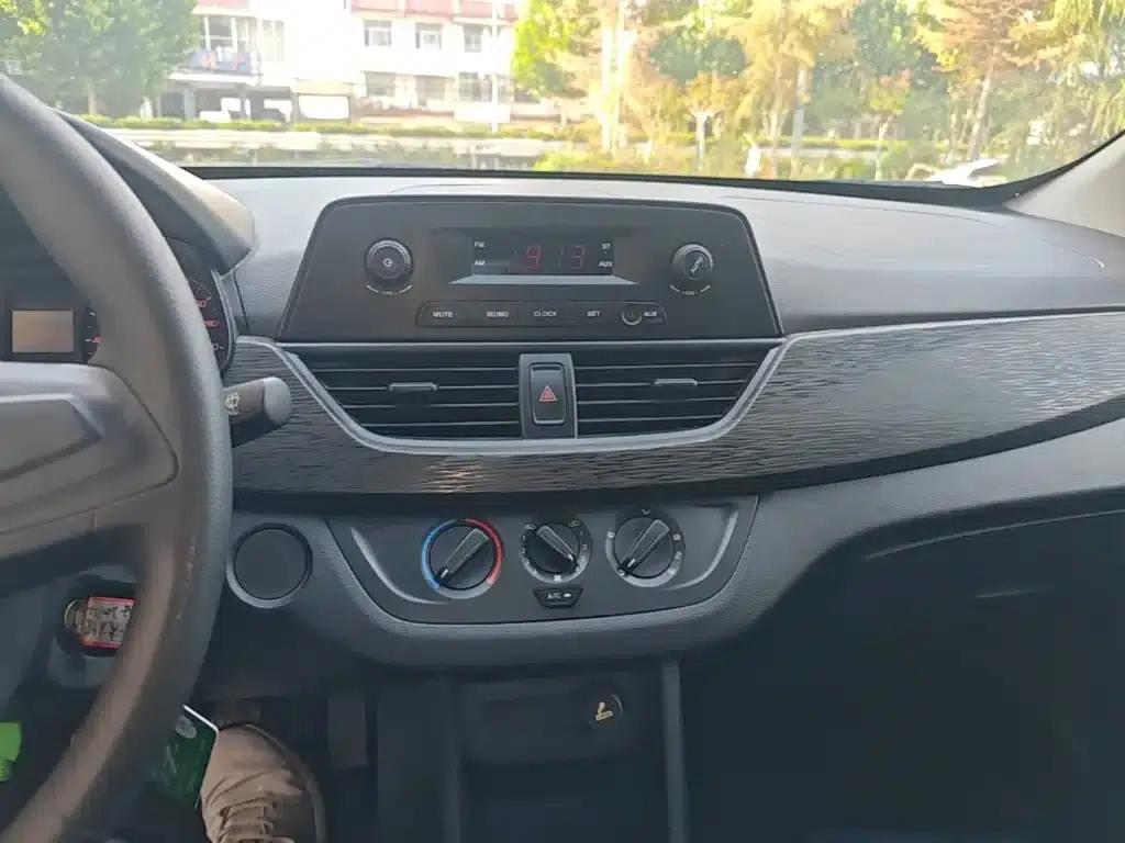Baojun 310 2020 1.2L Manual Value Edition — миниатюра 13