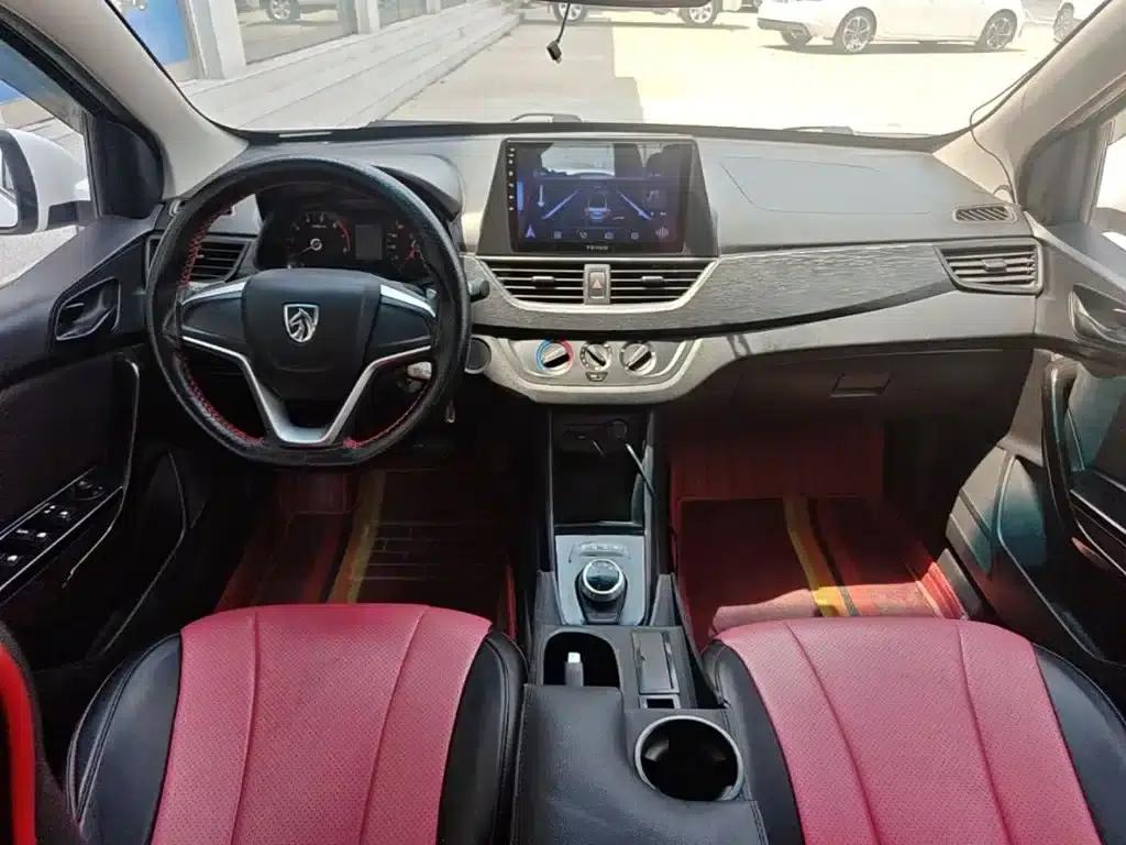 Baojun 310 2017 1.5L Automatic Comfort Model — миниатюра 10