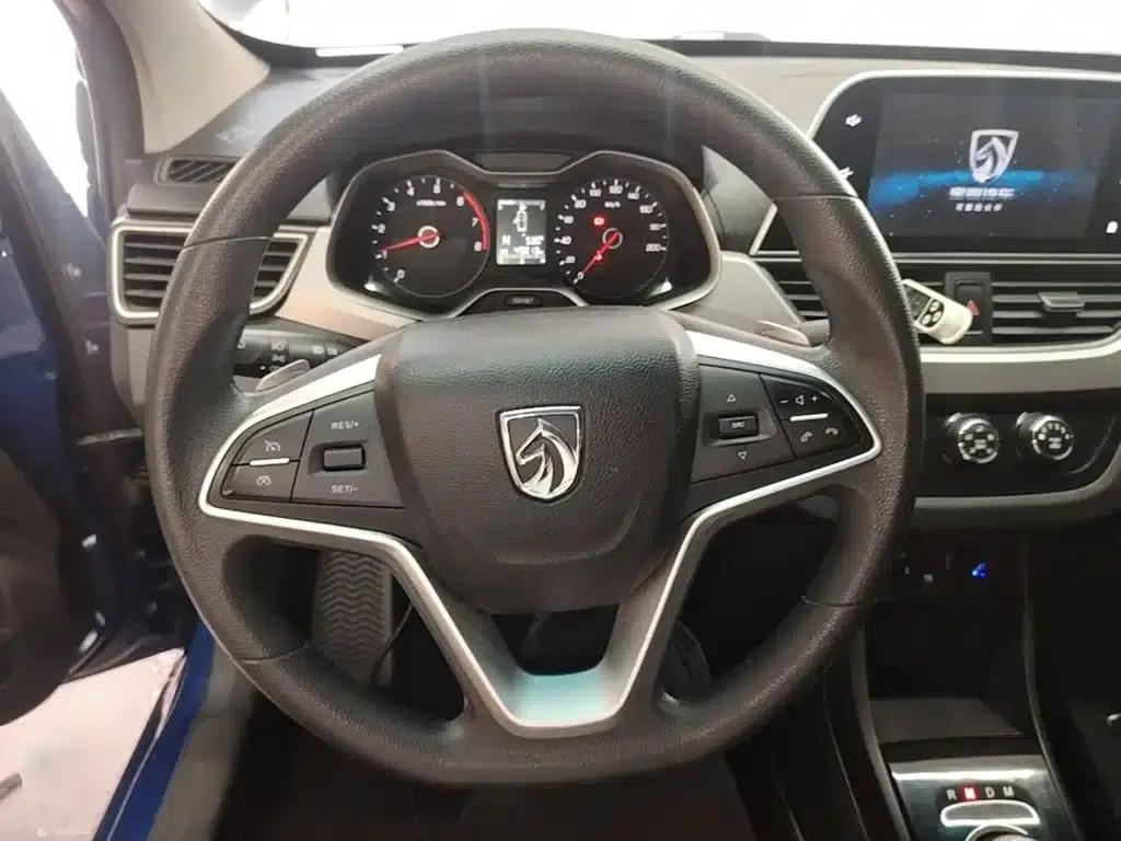 Baojun 310W 2018 1.5L Automatic Fashion Model (National VI Emission Standard) — миниатюра 11