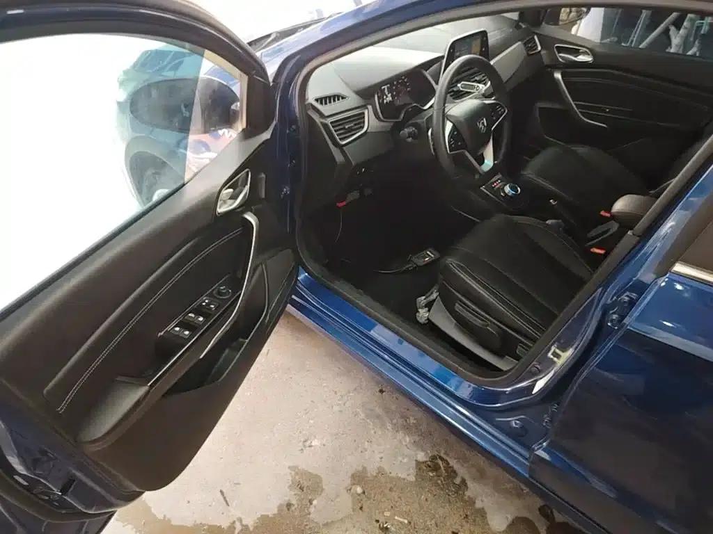 Baojun 310W 2018 1.5L Automatic Fashion Model (National VI Emission Standard) — миниатюра 16