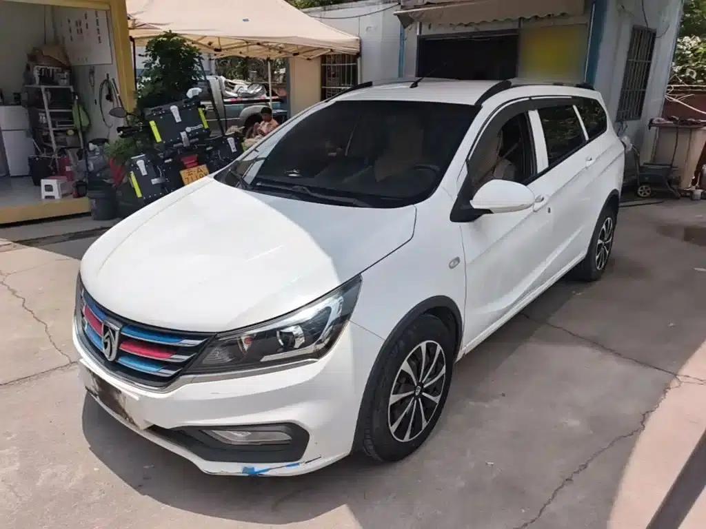 Baojun 310W 2017 1.5L Manual Comfort Model (National V Emission Standard) — миниатюра 2