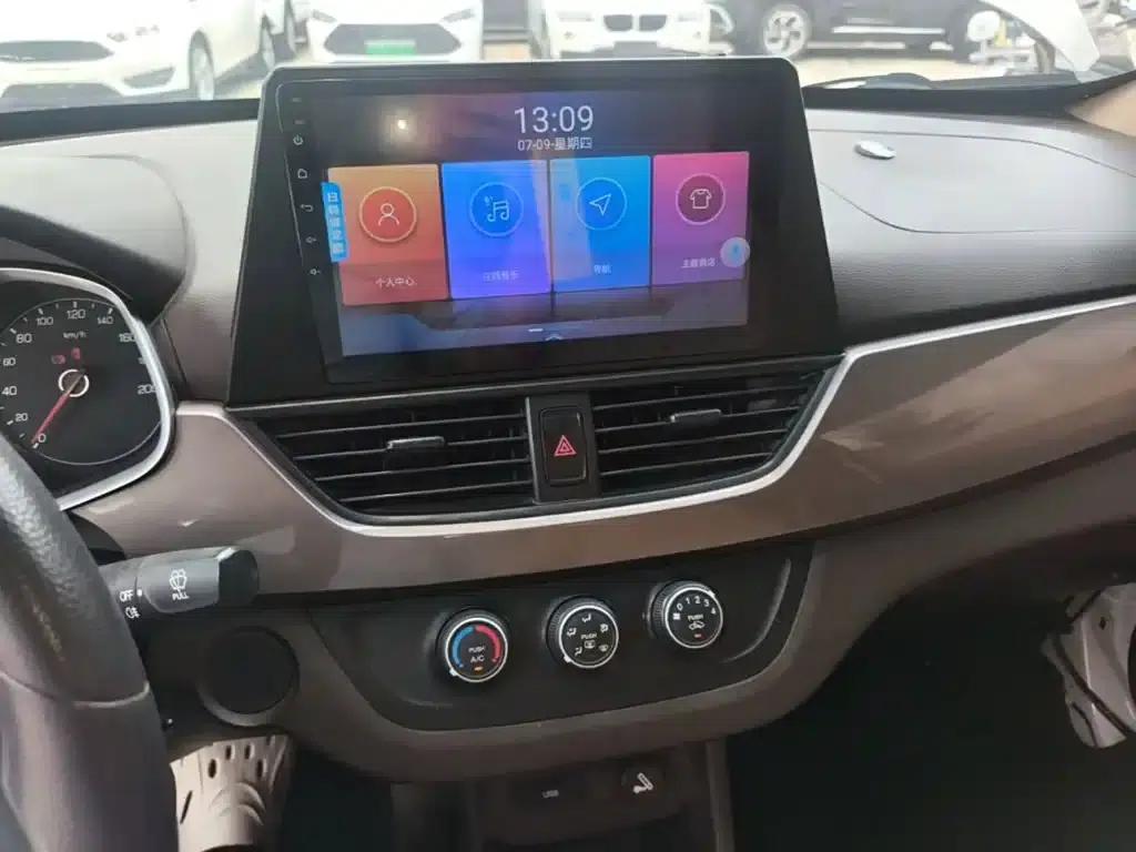 Baojun 310W 2017 1.5L Manual Comfort Model (National V Emission Standard) — миниатюра 13
