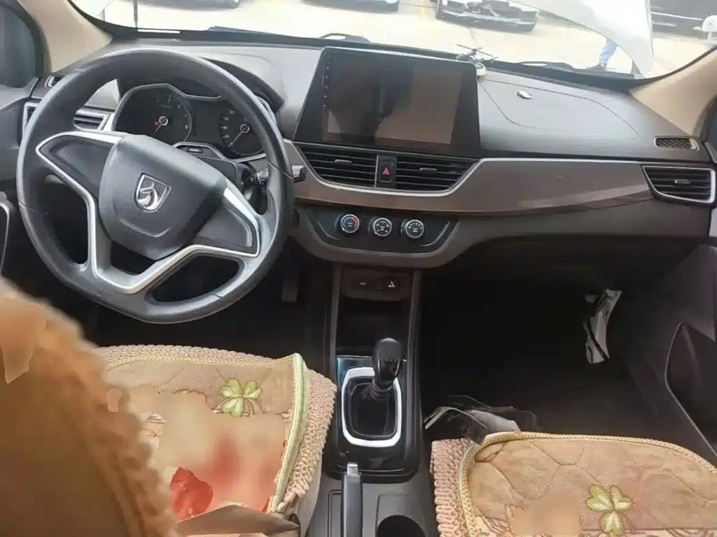 Baojun 310W 2017 1.5L Manual Comfort Model (National V Emission Standard) — миниатюра 10