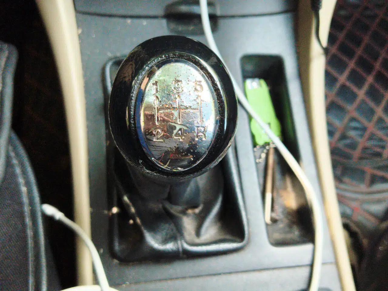 Mazda 3 2012 1.6L Manual Classic Standard Edition — миниатюра 14