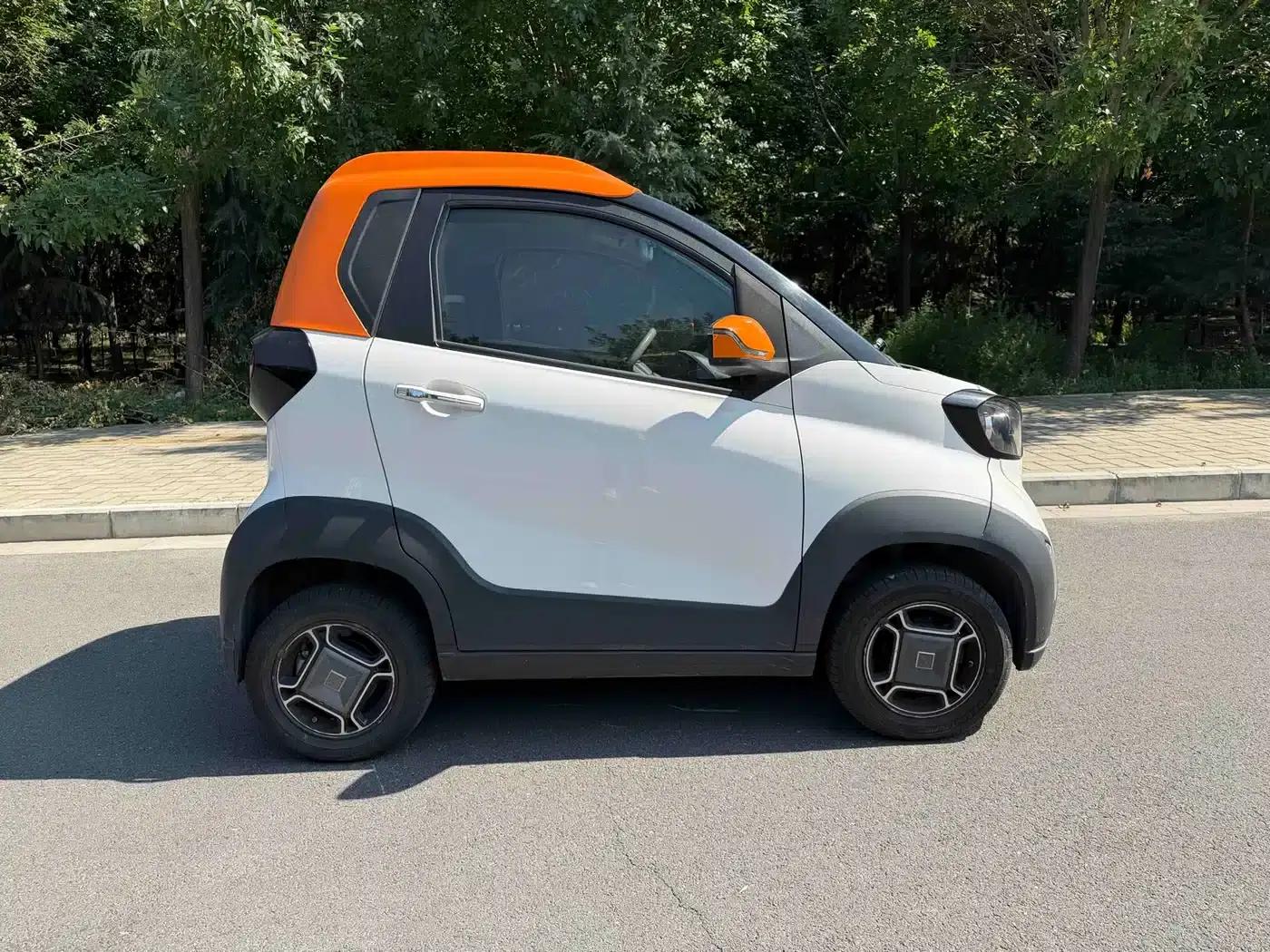 Baojun E100 2019 Model 250KM Smart Edition — миниатюра 4