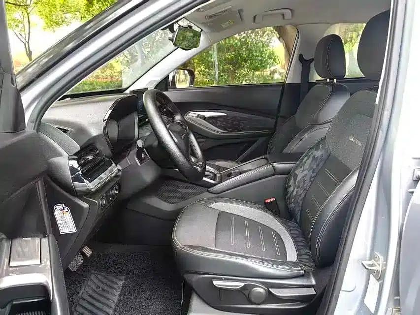 Baojun RS-3 2020 1.5L CVT 24-Hour Online Elite Edition — миниатюра 8