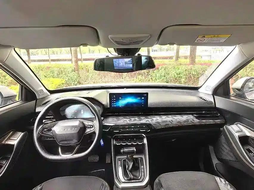 Baojun RS-3 2020 1.5L CVT 24-Hour Online Elite Edition — миниатюра 10
