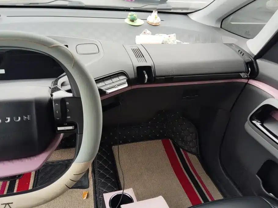 Baojun E300 2020 Plus Interstellar Intelligent Driving Edition — миниатюра 13