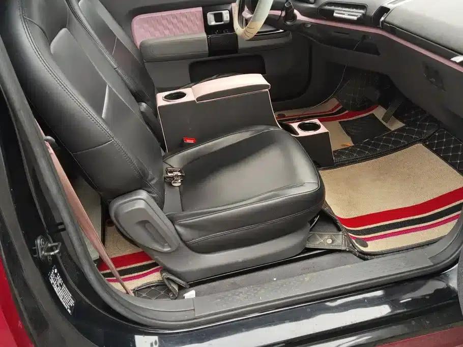 Baojun E300 2020 Plus Interstellar Intelligent Driving Edition — миниатюра 8