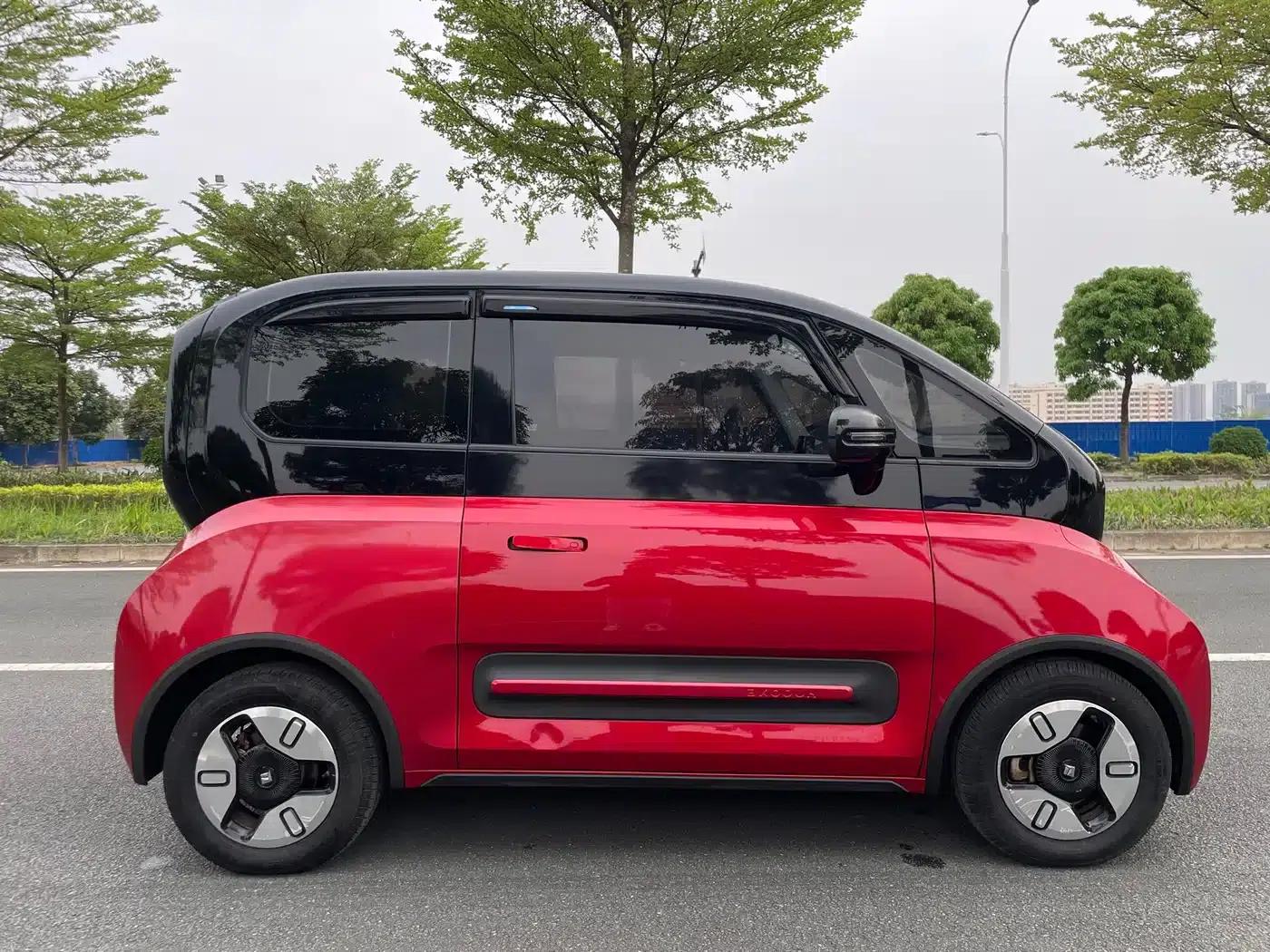 Baojun E300 2020 Plus Interstellar Smart Edition — миниатюра 4