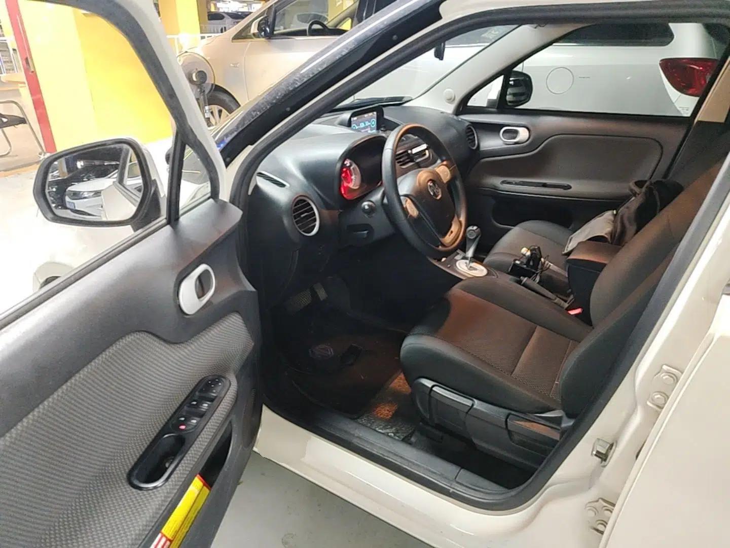 MG 3 2014 1.5L AMT Elite Edition — миниатюра 18