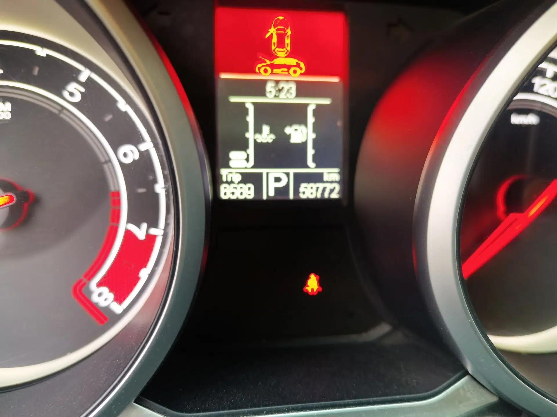 MG GS 2015 2.0TGI TST Luxury Edition — миниатюра 12