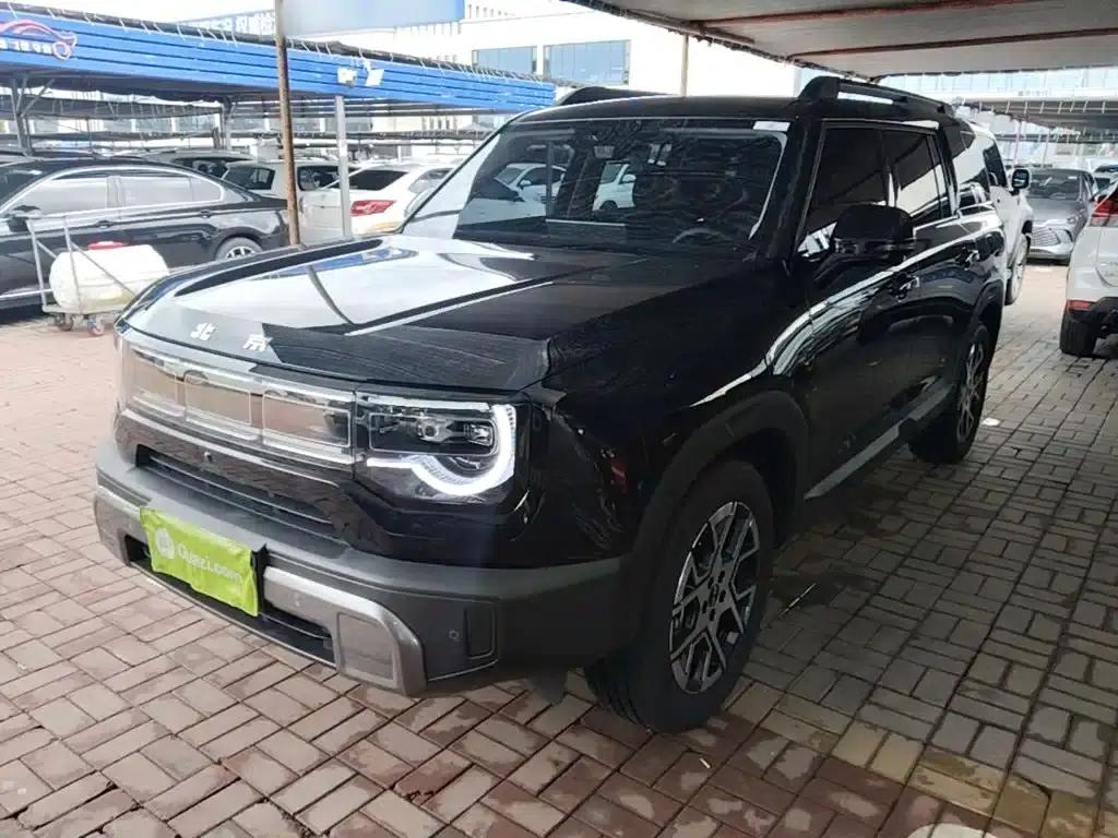 Beijing BJ30 2026 Traveler 1.5T Hybrid Standard Edition — миниатюра 1