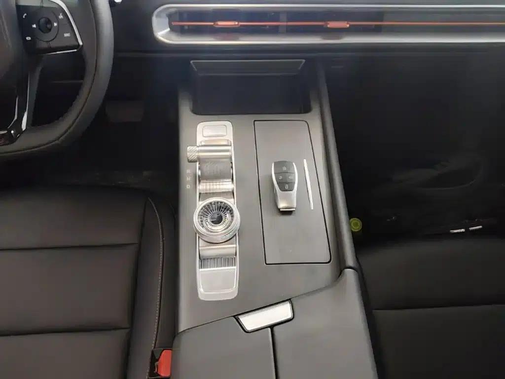 Beijing BJ30 2026 Traveler 1.5T Hybrid Standard Edition — миниатюра 14