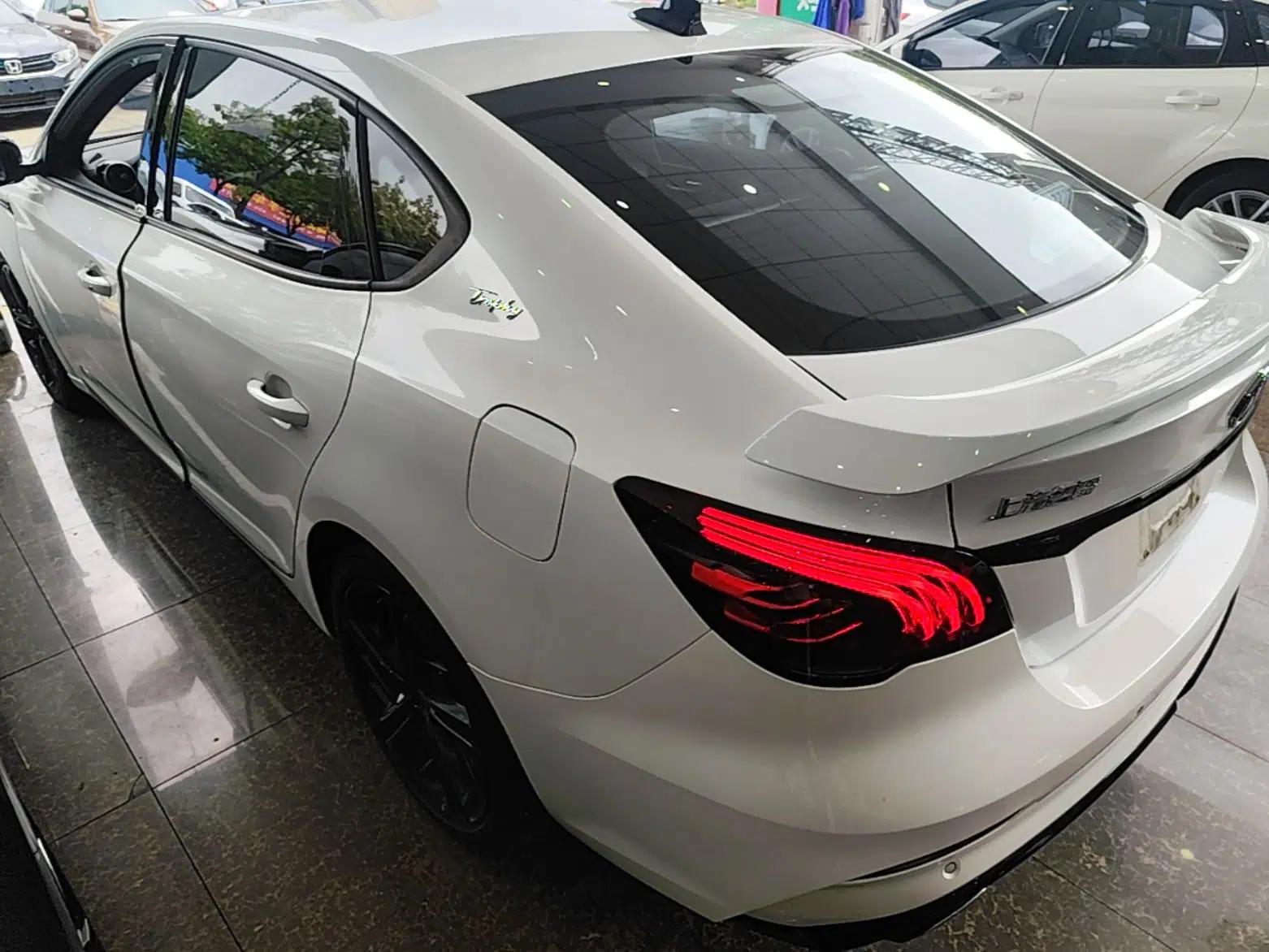 MG 6 New Energy 2020 1.5T Hybrid Trophy Intelligent Drive Flagship Edition — миниатюра 4