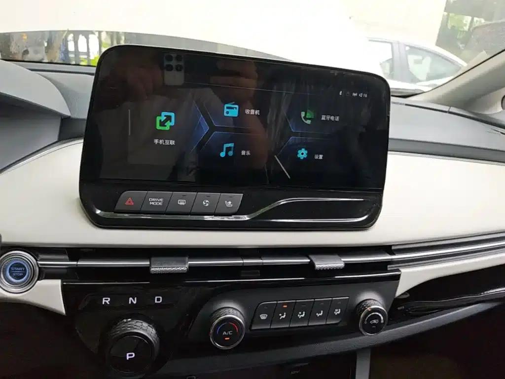 Bestune NAT 2022 Model: Comfortable Travel, Battery Swapping Taxi Version — миниатюра 13
