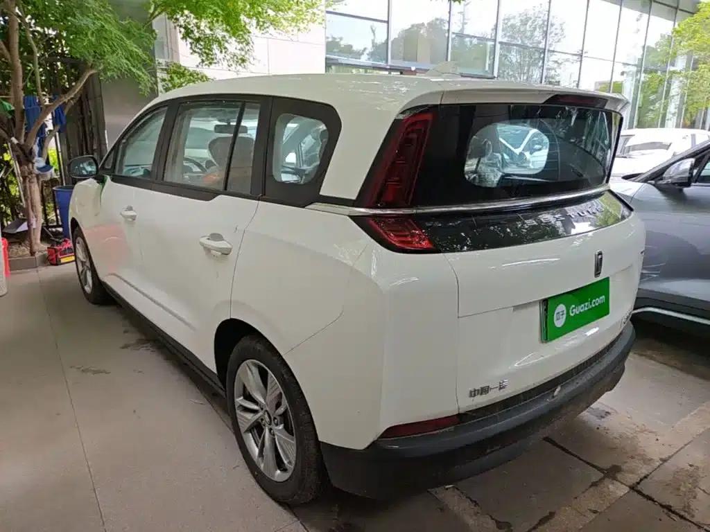 Bestune NAT 2022 Model: Comfortable Travel, Battery Swapping Taxi Version — миниатюра 5