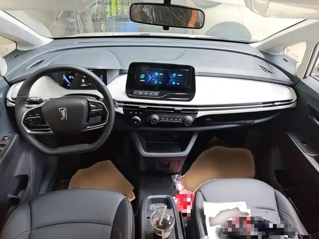 Bestune NAT 2022 Model: Comfortable Travel, Battery Swapping Taxi Version — миниатюра 10