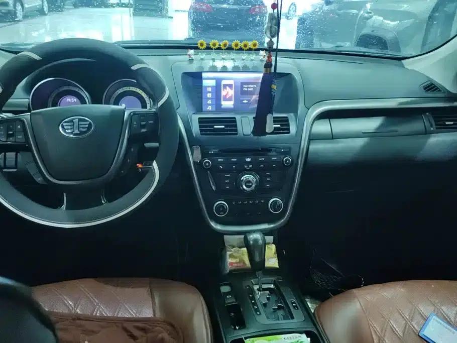 Besturn X80 2013 2.0L Automatic Comfort Model — миниатюра 12