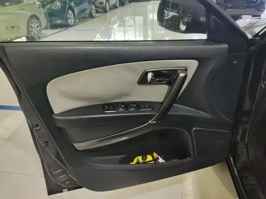 Besturn X80 2013 2.0L Automatic Comfort Model — миниатюра 7